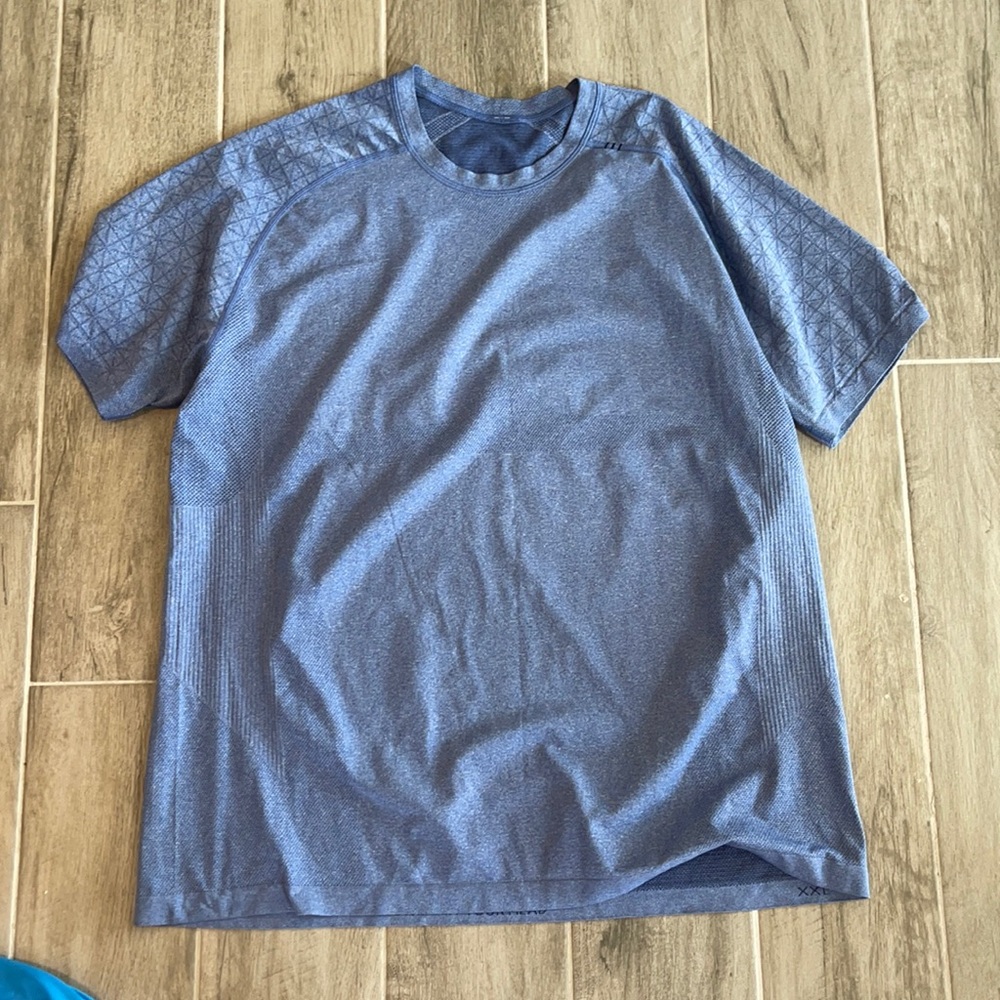 Lululemon Metal Vent Tech tshirt